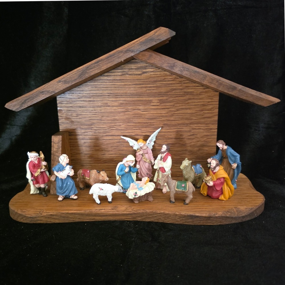 VTG Kurt Adler Plastic Miniature 12 Piece Nativity Set plus Wooden Stable Creche